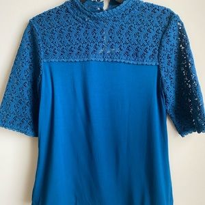 Womens Boden Blue Embroidered Lace Mock Neck Short Sleeve Top Sz 8